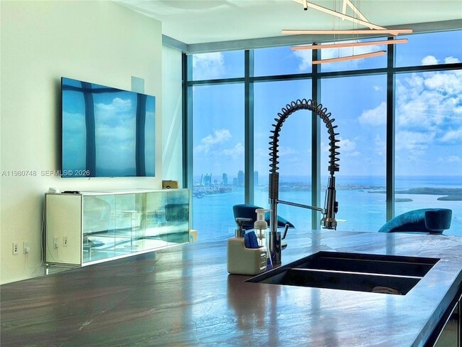 Building Photo - 1451 Brickell Ave