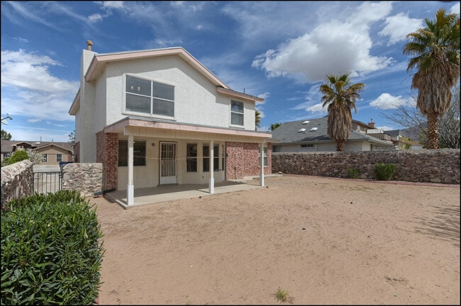 Building Photo - 7456 Luz De Lumbre Ave