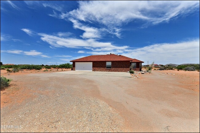Building Photo - 14101 Koshare Ct