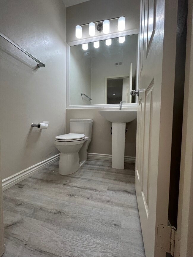 Building Photo - 305 Marinella Aisle