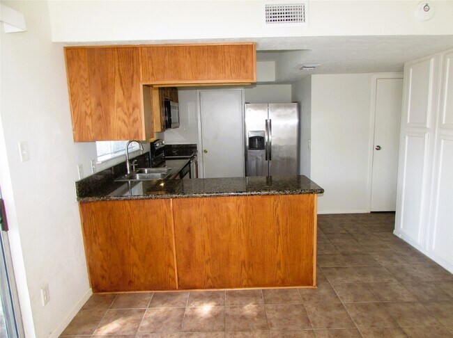 Building Photo - 16706 Running Quail Ct