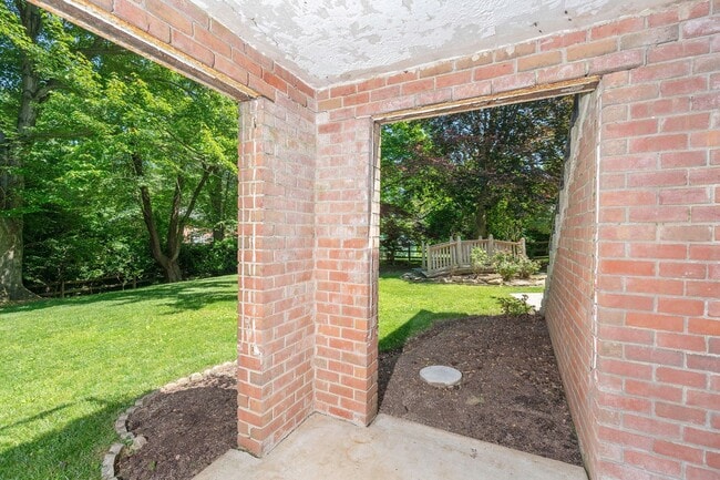Building Photo - Luxurious Spacious and Bright , Gorgeous Potomac 6BR/4.5BA/2GAR Home - In Sought After Copenhaver