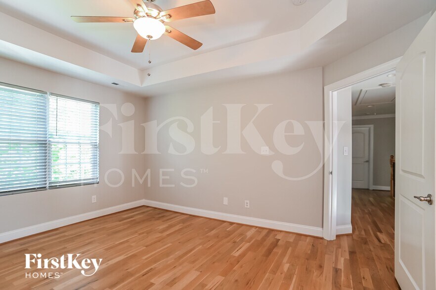 Building Photo - 5821 Parkstone Drive