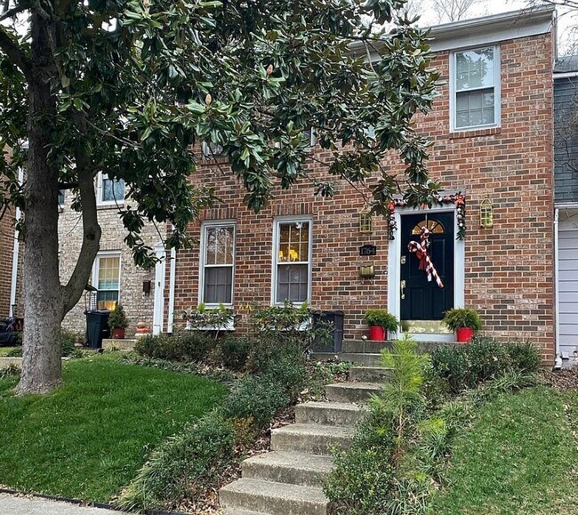 Primary Photo - 1764 Sandy Ct