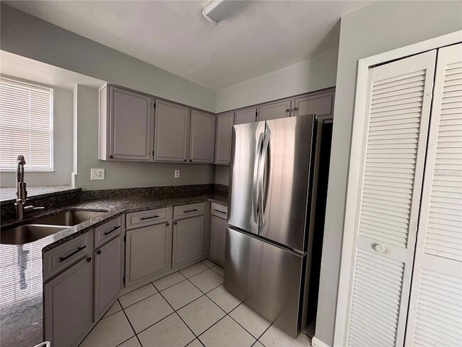 Building Photo - 4125 E Vista Ct