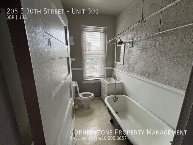 Building Photo - 205 E 30th St