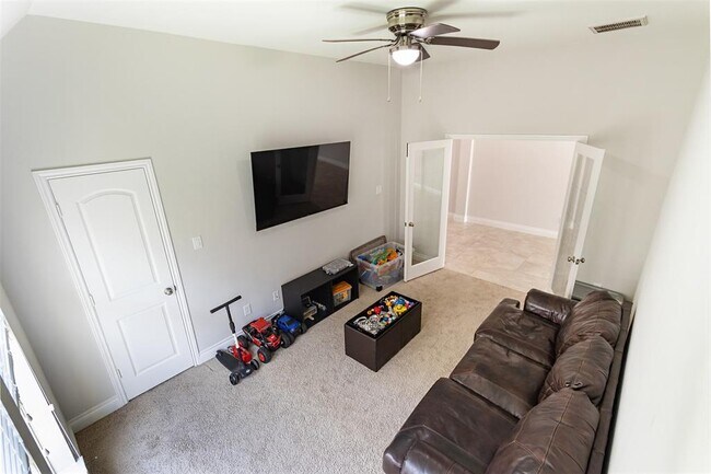 Building Photo - 3034 Hickory Springs Ln
