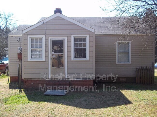 Building Photo - 868 Bradley St
