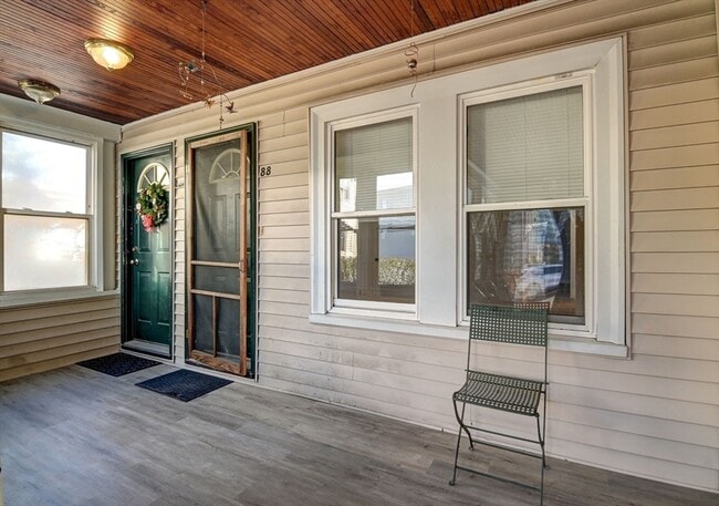 Building Photo - 88 Old Colony Ave