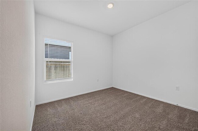 Building Photo - 15608 Spring Hill Ln