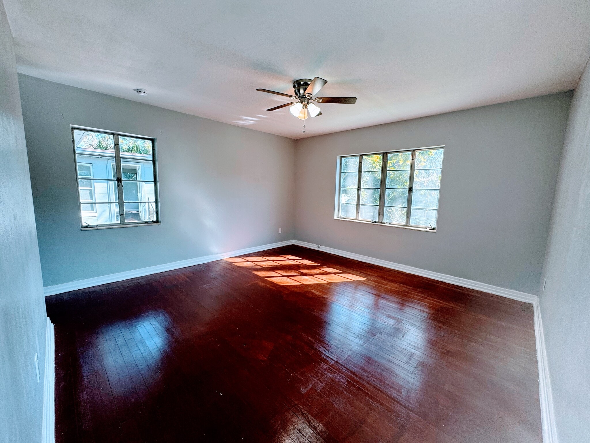 Master bedroom - 747 Moravon Ave