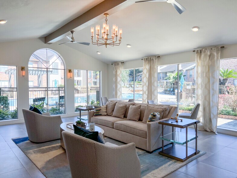 Lounge - Broadstone at Briar Forest