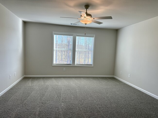 Building Photo - 401 Fox Crk Dr