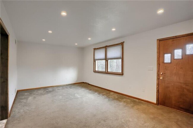 Building Photo - 316 Tarragonna St