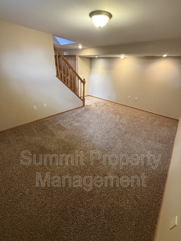 Building Photo - 316 W 34th St