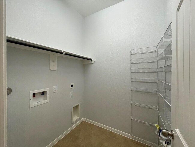 Building Photo - 127 Clearmont Pl