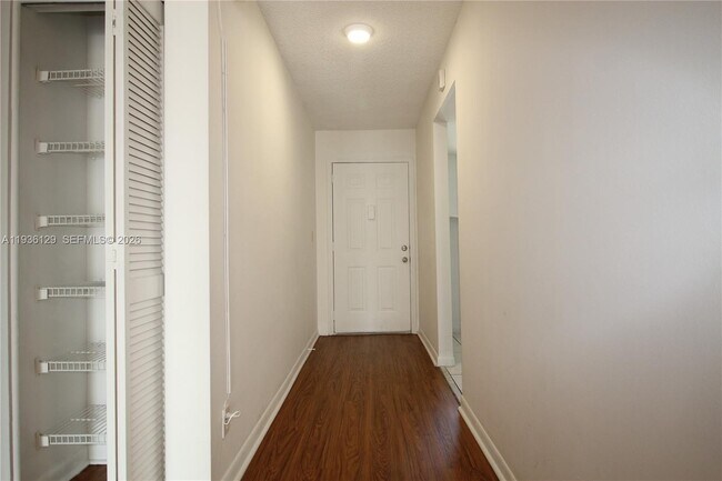 Building Photo - 8990 W Sample Rd