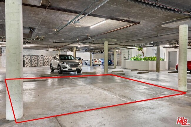 Building Photo - 4643 E 4th St