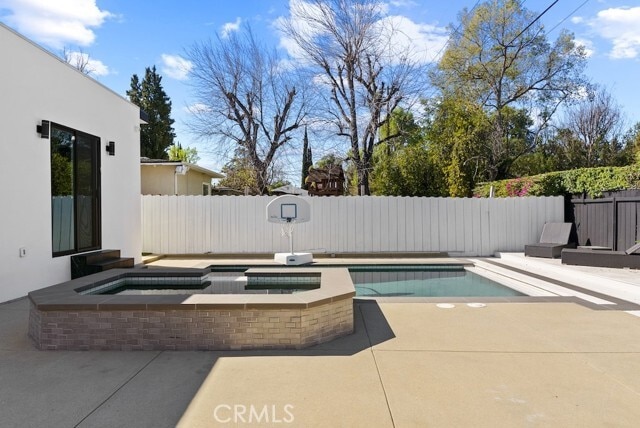 Building Photo - 23143 Leonora Dr