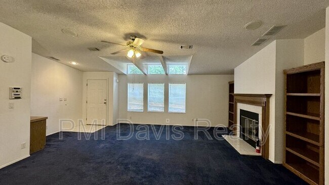 Building Photo - 149 Aster Ave
