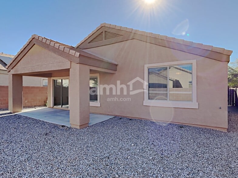 Building Photo - 4013 E Shadow Branch Dr