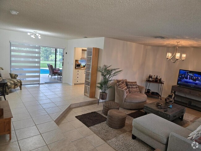 Building Photo - 939 Hibiscus Dr