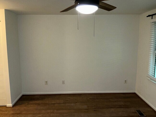 Building Photo - 20520 Strath Haven Dr