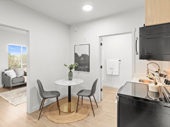 Building Photo - 404 E 5600 S