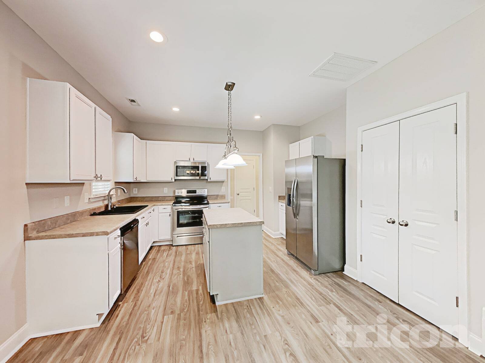 Building Photo - 553 McCarthy Dr