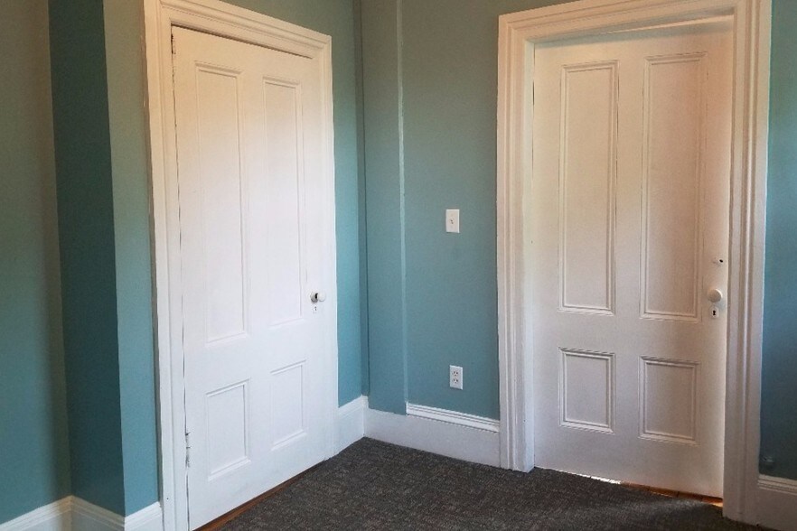 Back Bedroom/Office - 178 Bowen St