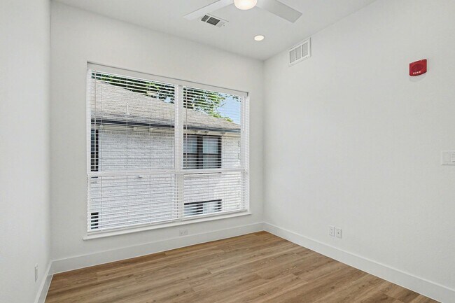 Building Photo - Be the first to live in Unit 203 at 2217 Fitzhugh—a brand-new 2026 construction offering 628 sq f...