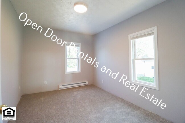 Building Photo - 328 N State St