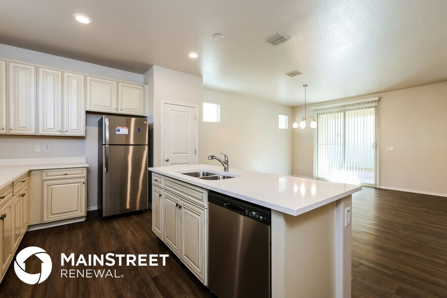 Building Photo - 16603 W Sierra St