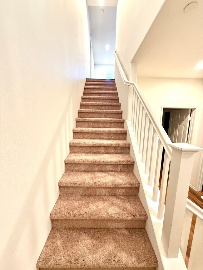 Building Photo - Spacious 3 bedroom Condo  in Portola Springs !