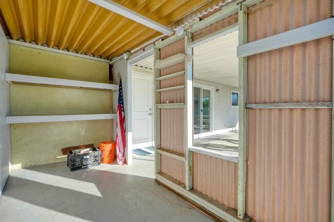 Building Photo - 254 Gloxina St