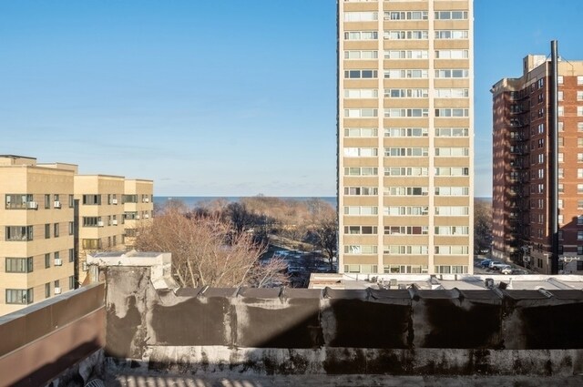 Building Photo - 915 W Carmen Ave