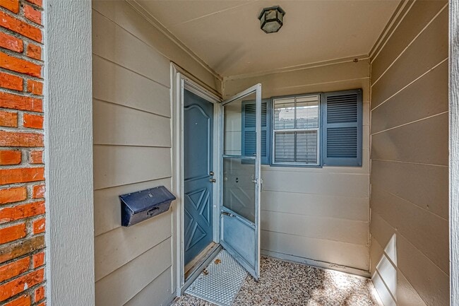 Building Photo - 14179 Misty Meadow Ln