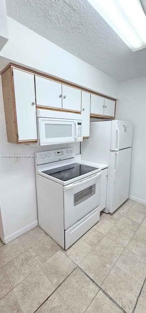 Building Photo - 1080 N Franklin Ave