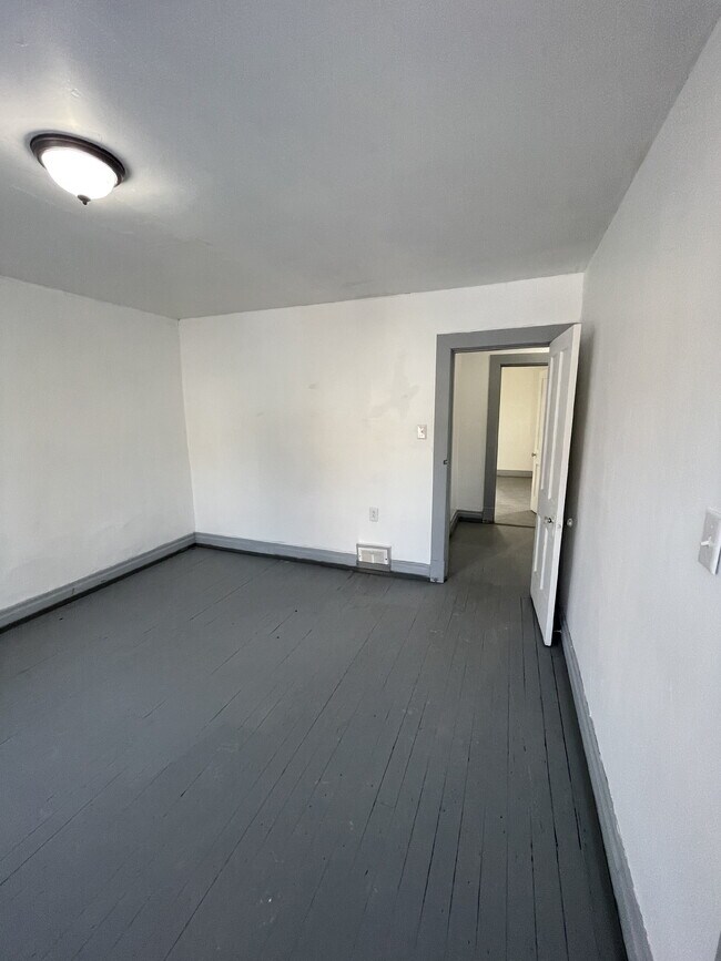 Building Photo - 618 Penn Ave