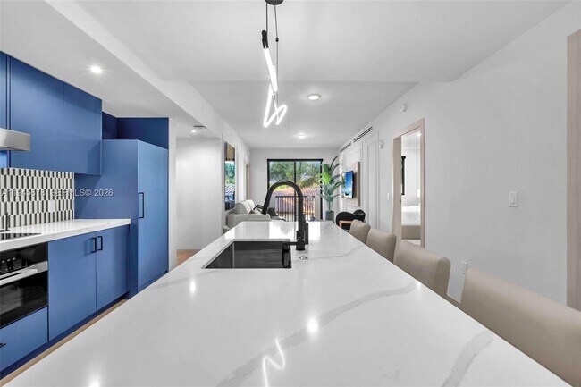 Building Photo - 4220 Laguna St