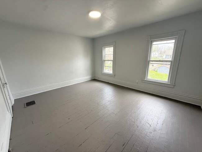 Building Photo - 307 Andrew St