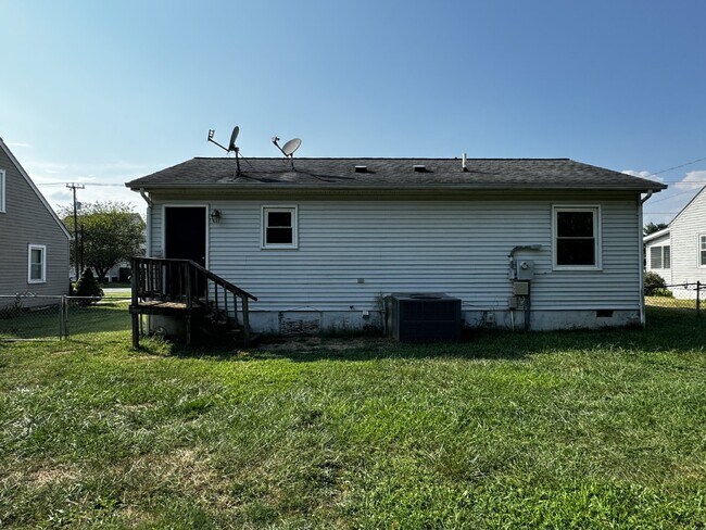 Building Photo - 204 Powell St