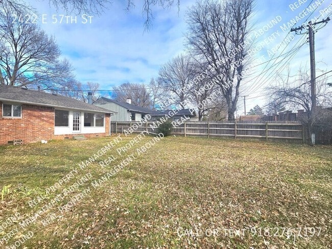 Building Photo - 2422 E 57th St