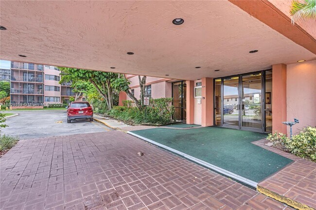Building Photo - 20860 San Simeon Way