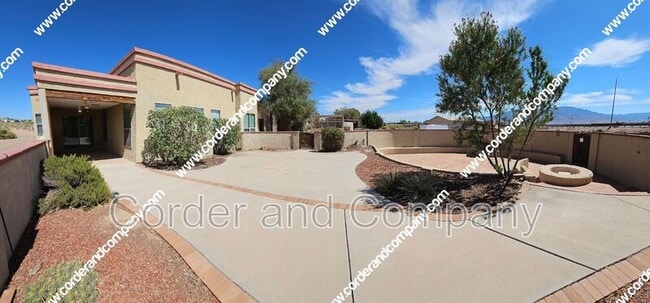 Building Photo - 1416 Monterrey Rd NE