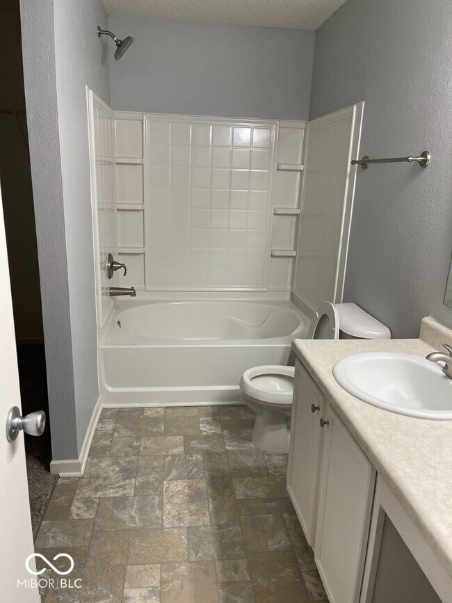 Building Photo - 8355 Becks Mill Ln