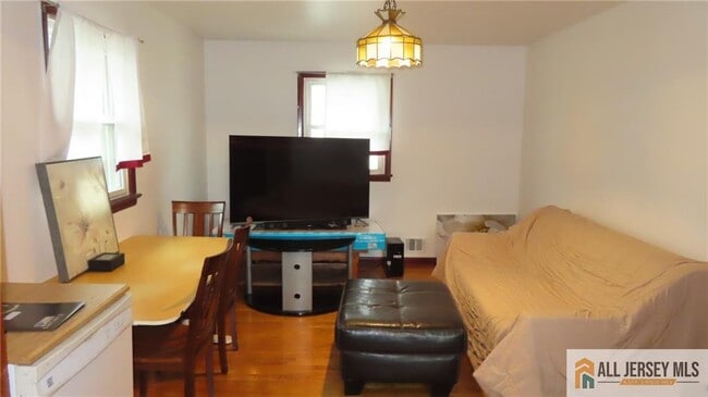 Building Photo - 649 Inman Ave