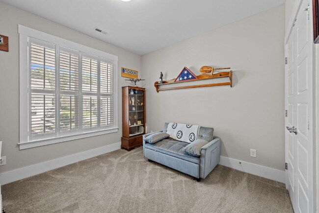 Building Photo - "Coastal Comfort Awaits: Spacious 3-Bed, 3-Bath Home in Holly Ridge!"