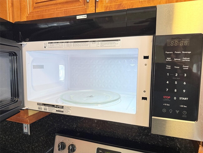 Building Photo - 330 N 65th Way