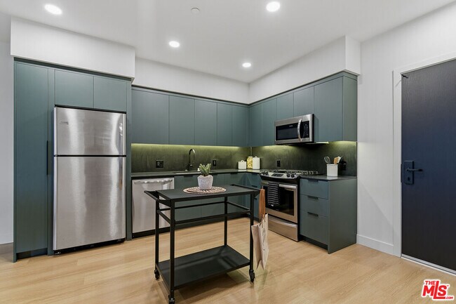 Building Photo - 10601 Washington Blvd